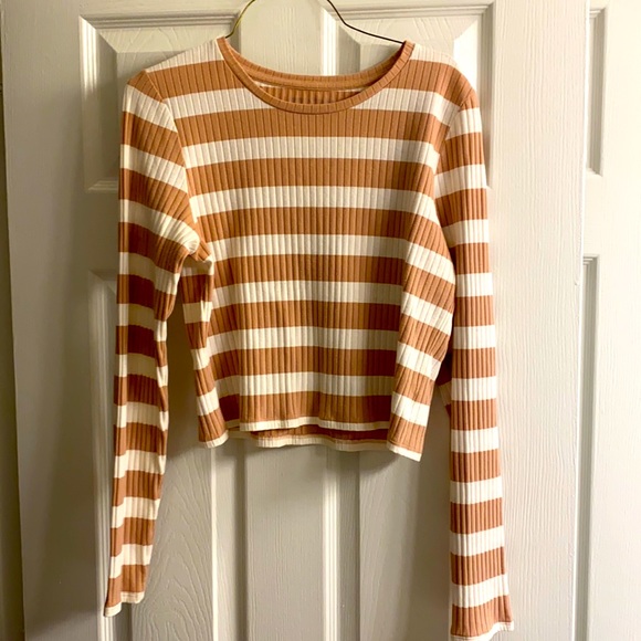 American Eagle Outfitters Tops - Long sleeve American Eagle crop top